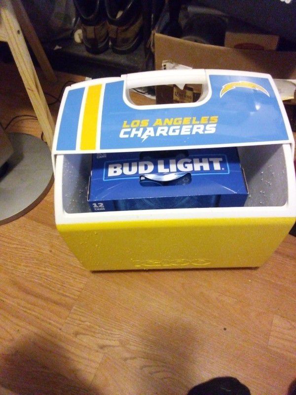 Chargers Igloo Cooler With 12 Pack Bud Light