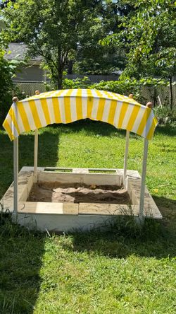 Sand box kids