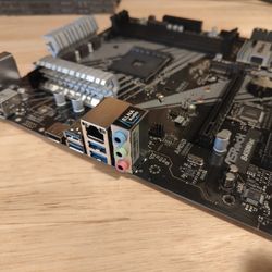 ASRock B450M /WiFi 