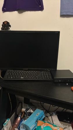 100$ PC Of Temu selling for 50$
