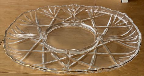 Fancy glass serving platter with gold rim, 9 1/2”X15”.