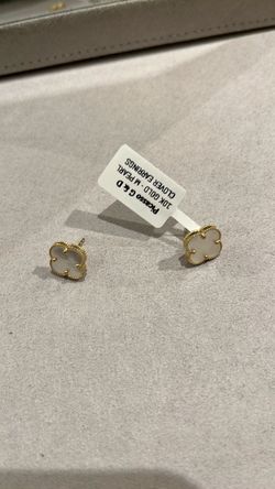10K Gold Mother of Pearl Clover Earrings
