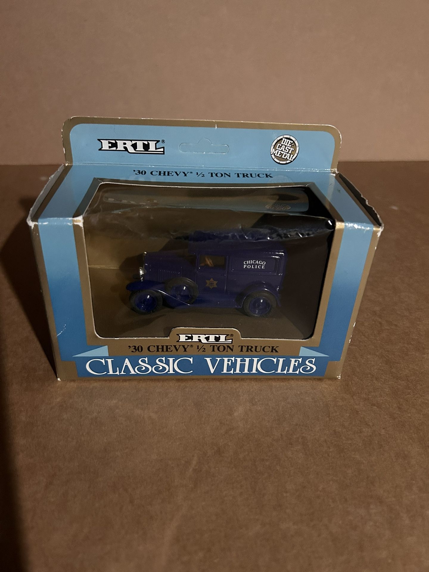 Diecast ERTL Classic Vehicle.'30 Chevy 1/2 Ton Truck Chicago Police Model