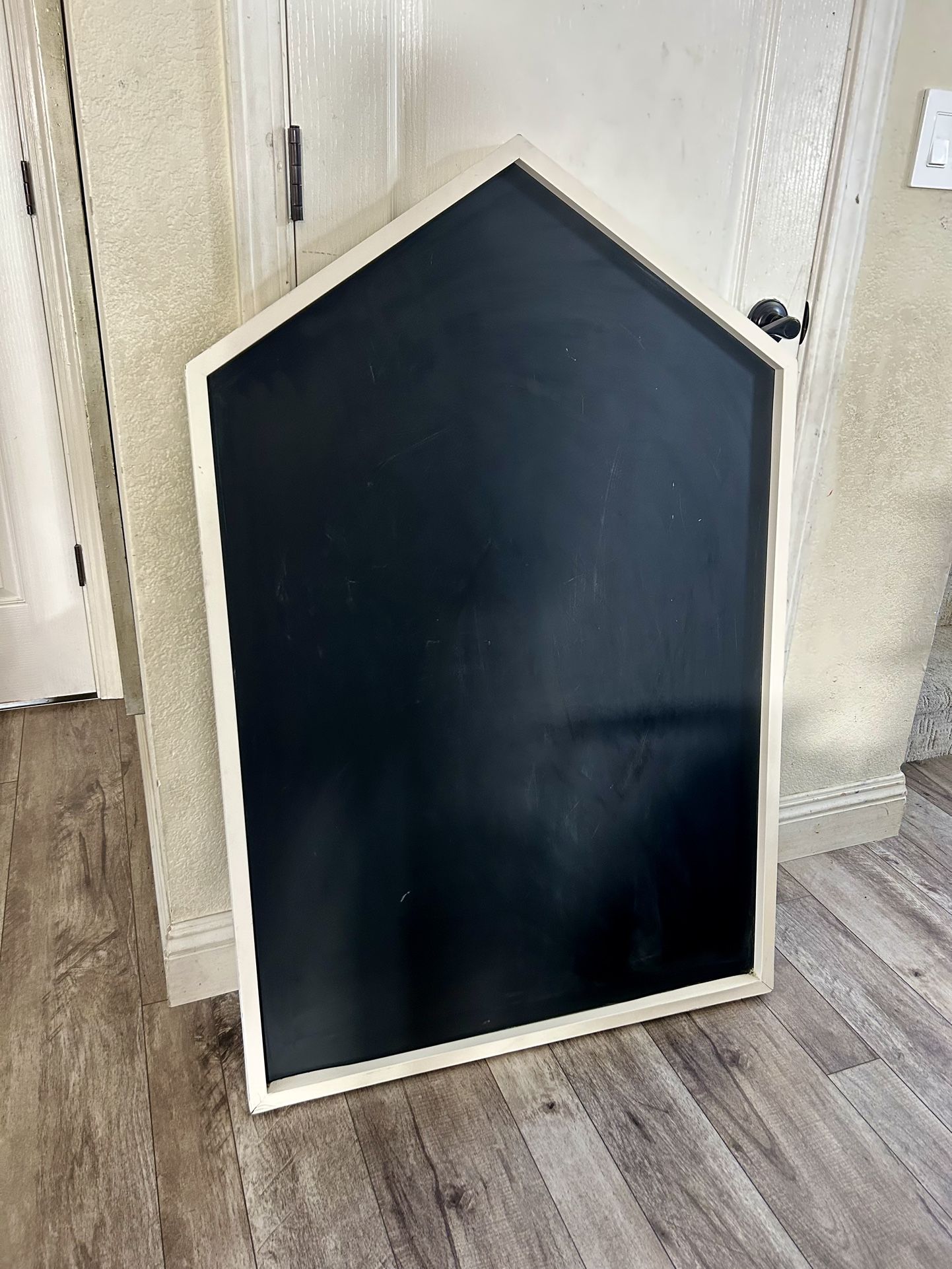 DRAWING CHALK BOARD 