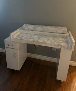 Professional nail salon desk