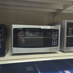 Insignia-Compact Microwave