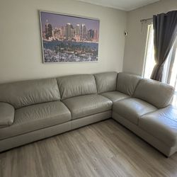 Jerome’s Sectional