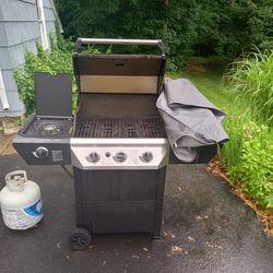 Grill Includes Cover And Two Tanks