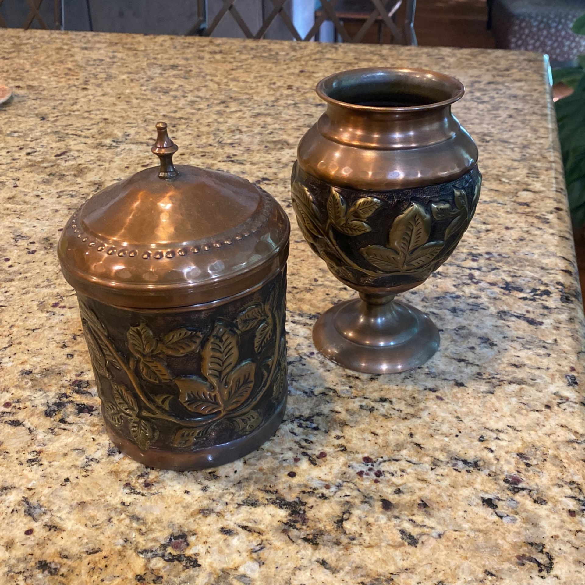 Set Of 2 House Decorations