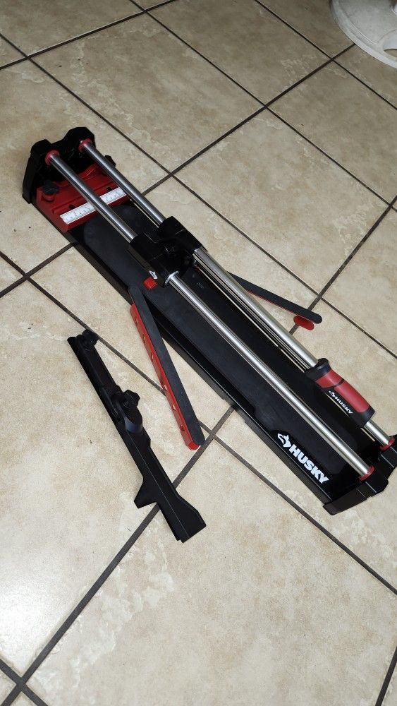 Husky 24in Professional Tile Cutter *$45 Firm