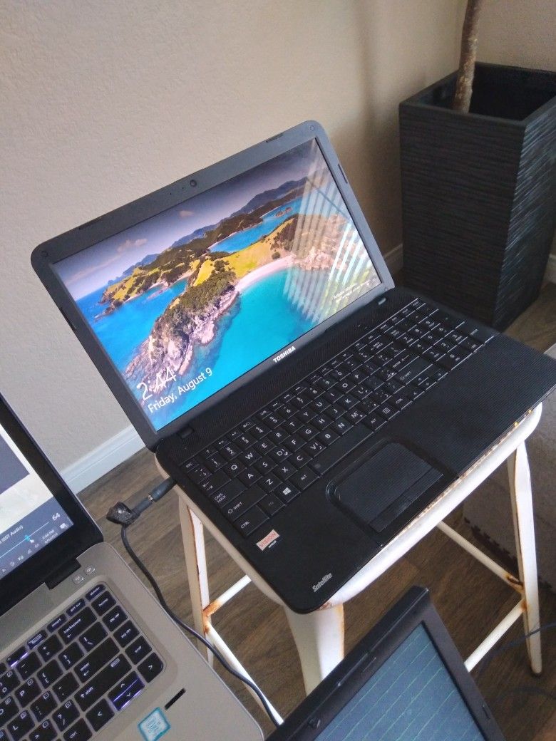Toshiba Satellite Laptop Mint 16.9 Wide Screen UHD!Buss Or School college Ready Laptop W Office & Ps 24. Full Keyboard HDMI 10 Gig Ram/500sd Warranty