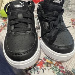 Puma Kids Shows Size 12 
