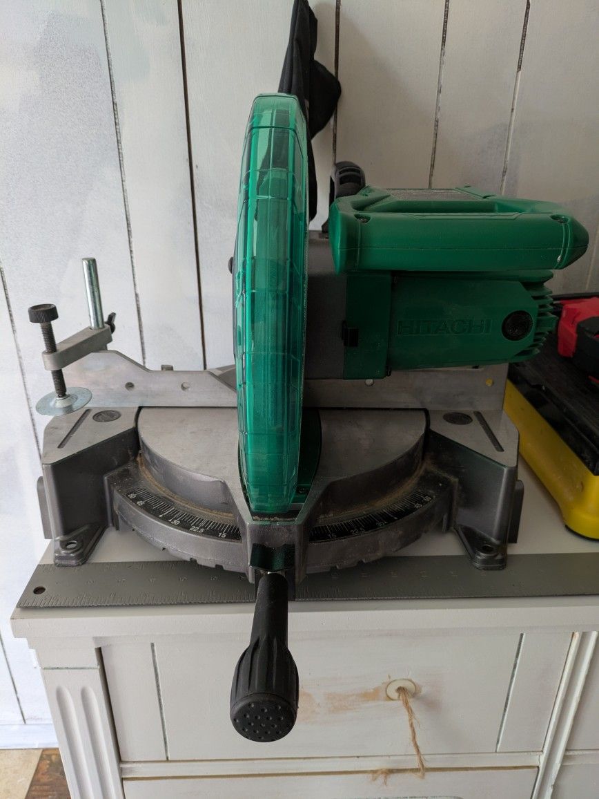 Hitachi 10" C 10FCG Single Bevel Miter Saw