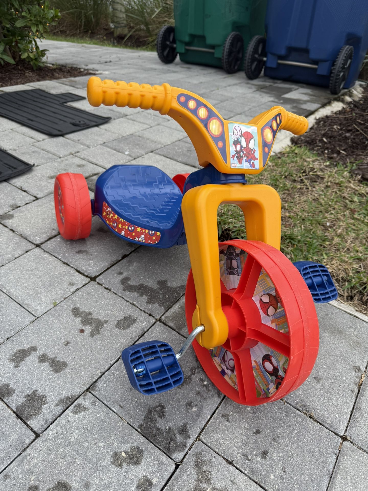 Fly Wheel Cruiser Tricycle with 10 inch Front Wheel Child 2 to 4 Years
