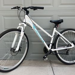 (Size M) Women’s Schwinn Hybrid Bike