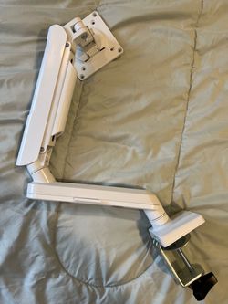 Single Monitor Mount for 32 27 24 22 inch Screen, Monitor Arm Holds 4.4-22 lbs, Monitor Desk Mount, Gaming & Home Office Use, VESA 75x75mm & 100x100mm