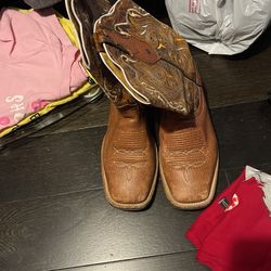 Boots 7.5