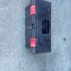Bth.Rubbermaid Heavy Duty 26” Tool Box.