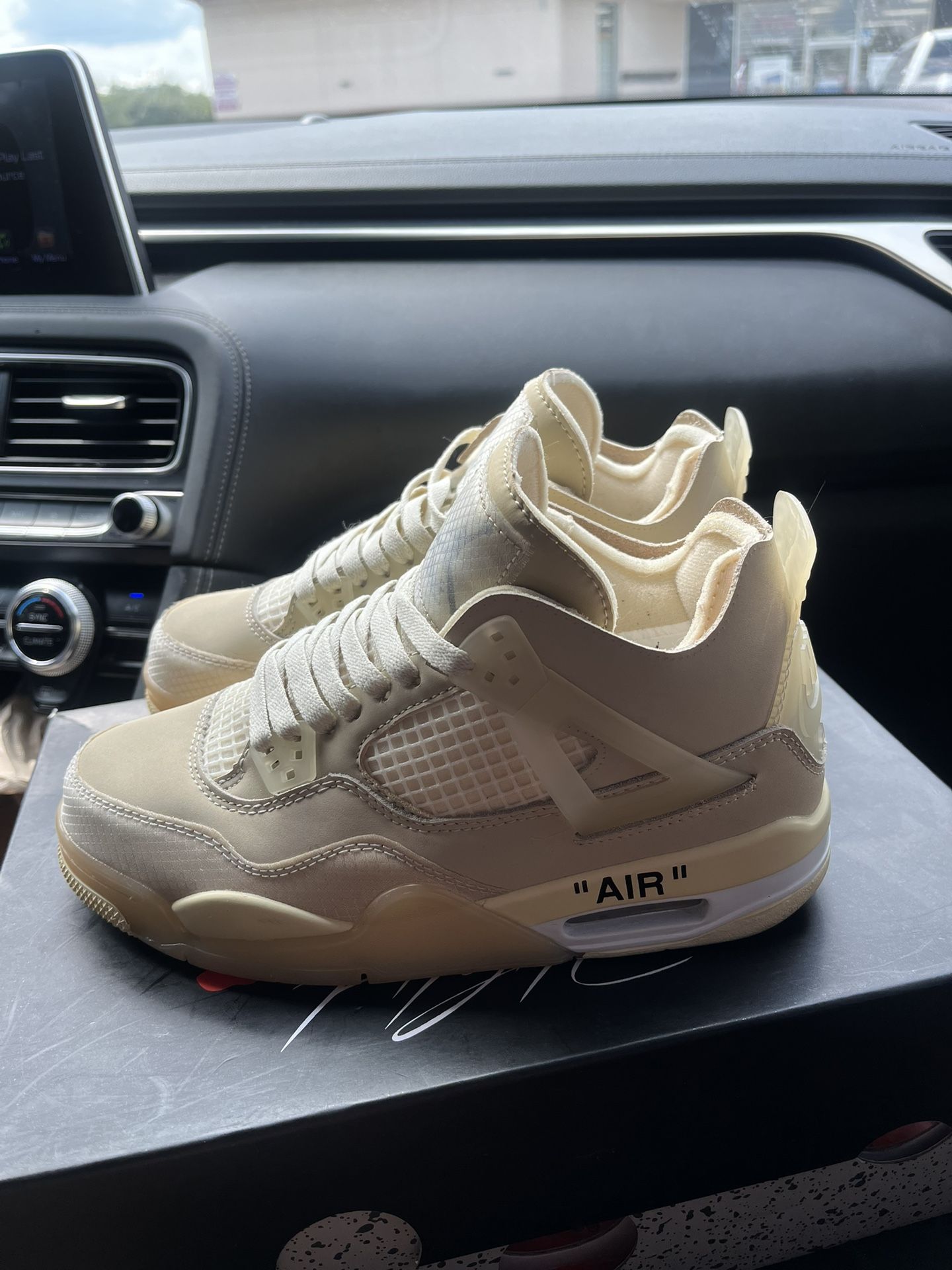 AIR JORDAN 4 “SAIL”
