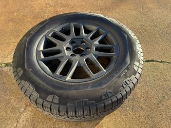 1x 20" Tesla Cybertruck Core Rim Tire 285/65/20 Pirelli LT285/65R20 90% TREAD