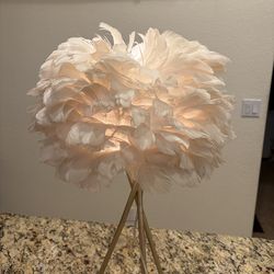 Goose Feather Table Lamp