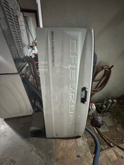 Chevrolet tailgate