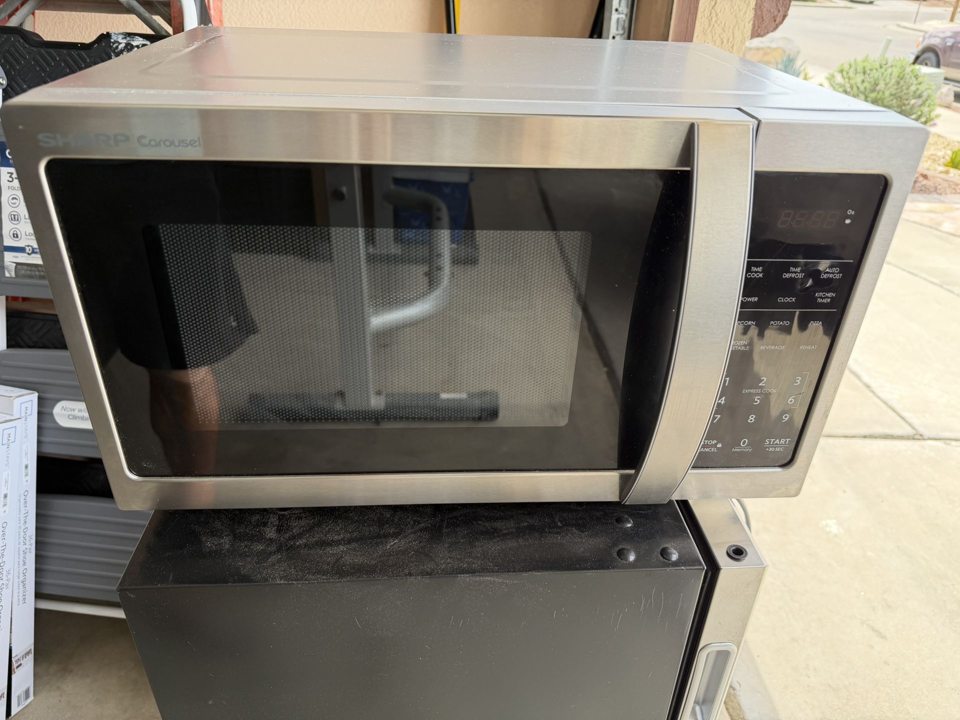 Sharp Carousel Countertop Microwave
