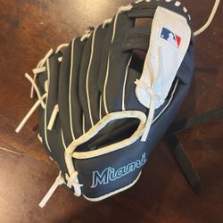⚾️ Franklin Sports MLB Youth Teeball Glove and Ball Set featuring the Miami Marlins team logo. Baseball Glove 