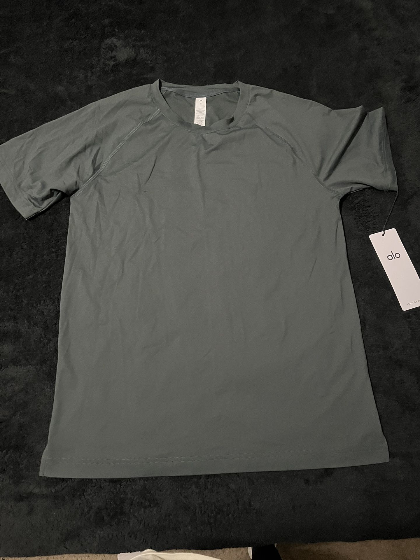 Alo Yoga Tee