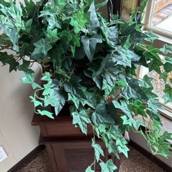 Ave Size Fake Plant 