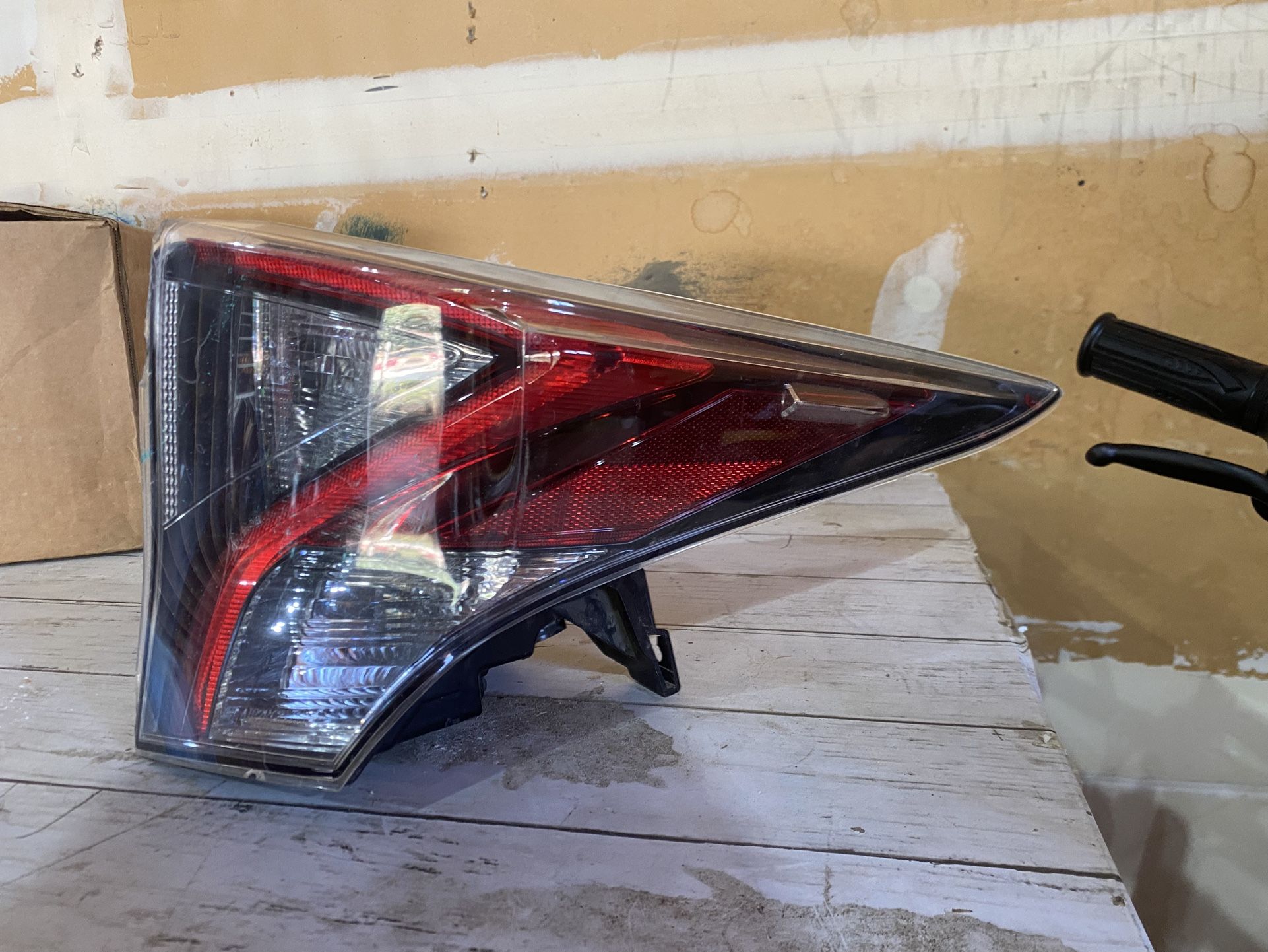 ACURA MDX Passenger Side Tail Light