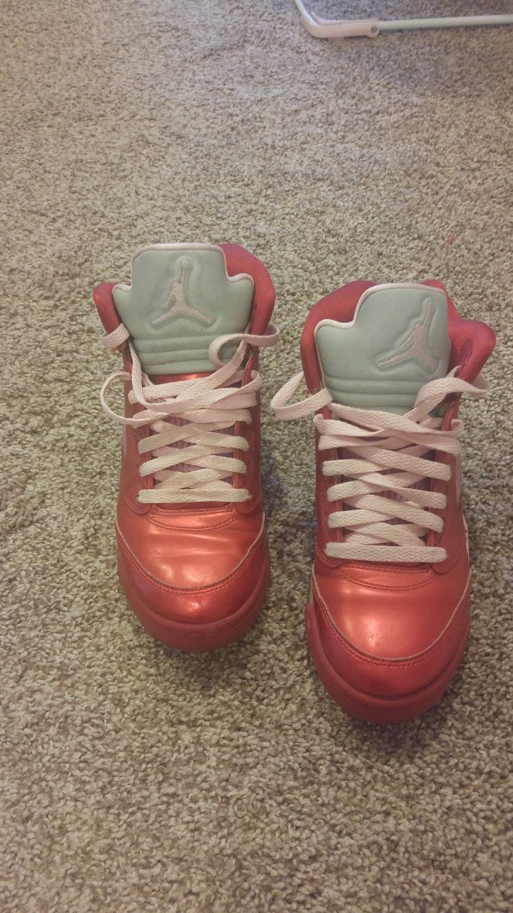 Valentine's Retro Jordans size 5.5