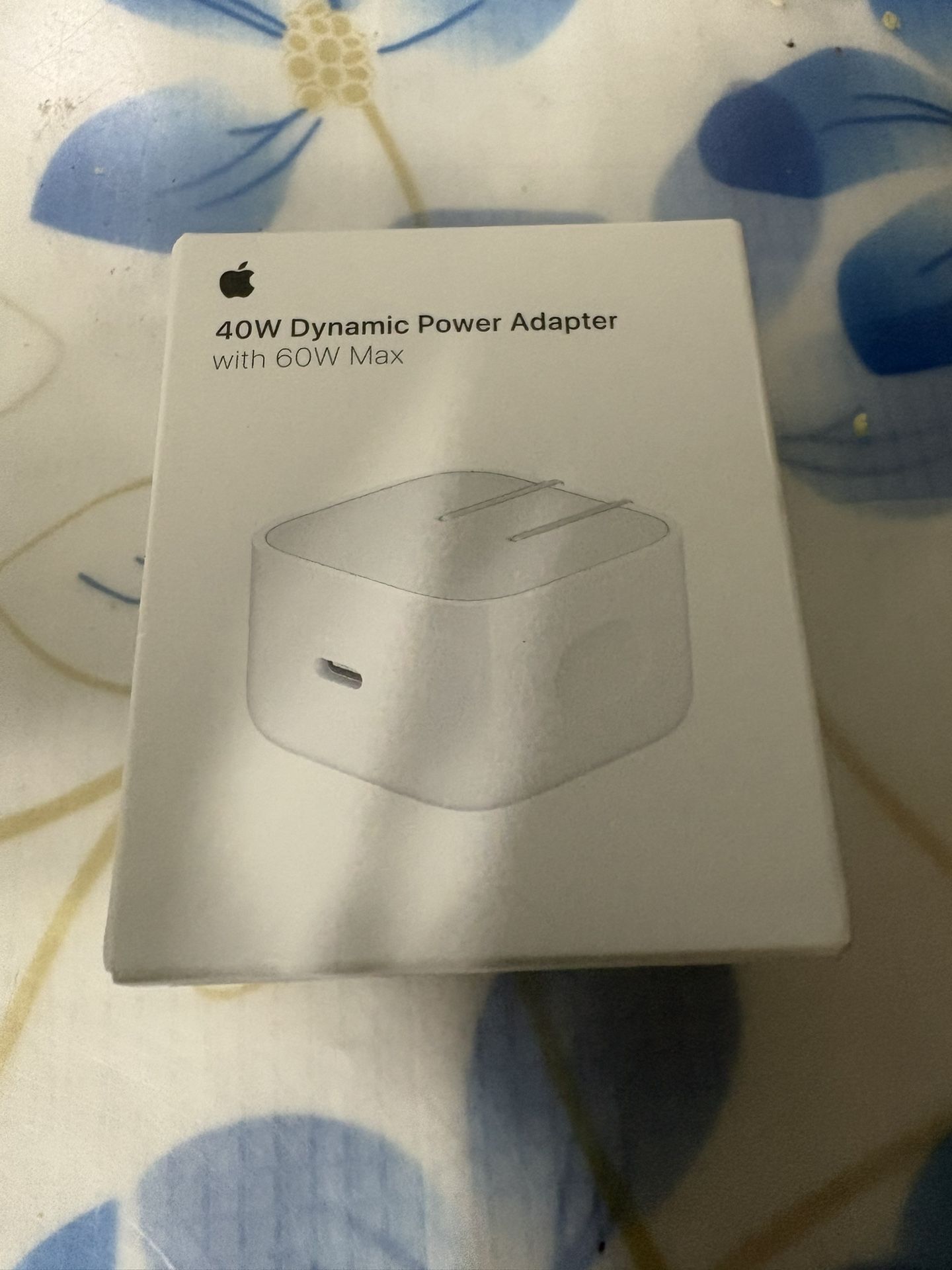 Apple 40W Dynamic Power Adapter with 60W Max.