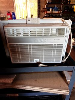 GE 12.000 btu with remote control