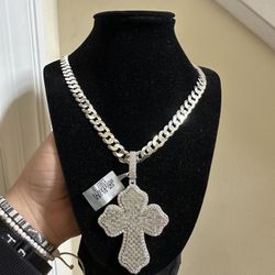 Sterling silver curb link and moissanite pendant