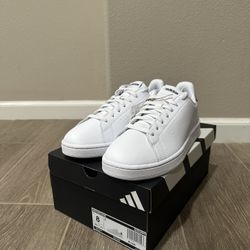 <NIB> adidas men Advantage Shoes (Size 8)