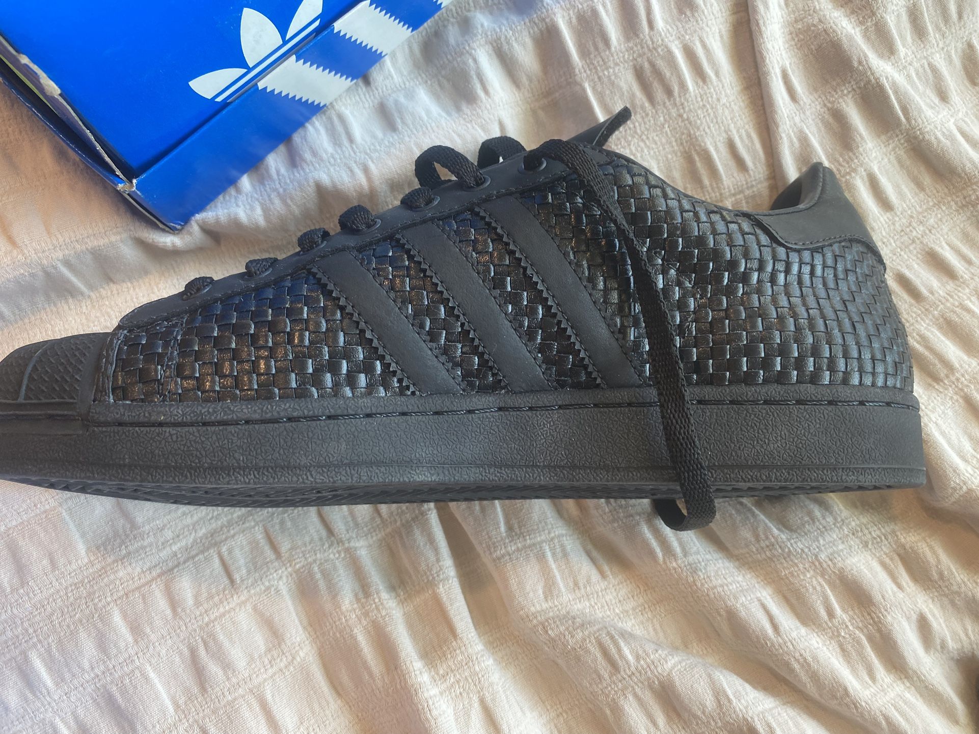 Superstar WV Size 10 (Rare)