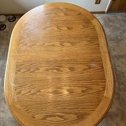 Oak Kitchen Table w/6 Chairs