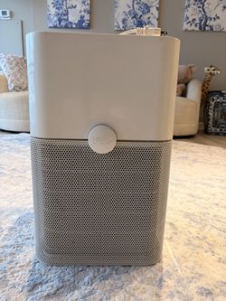 Blueair Blue Pure 211+ Large Room HEPA Air Purifier – Works Great