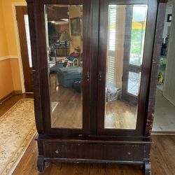 Armoire Early 1900