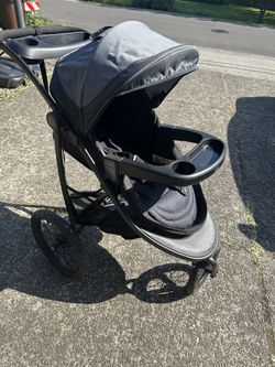 Graco running stoller with peekaboo window