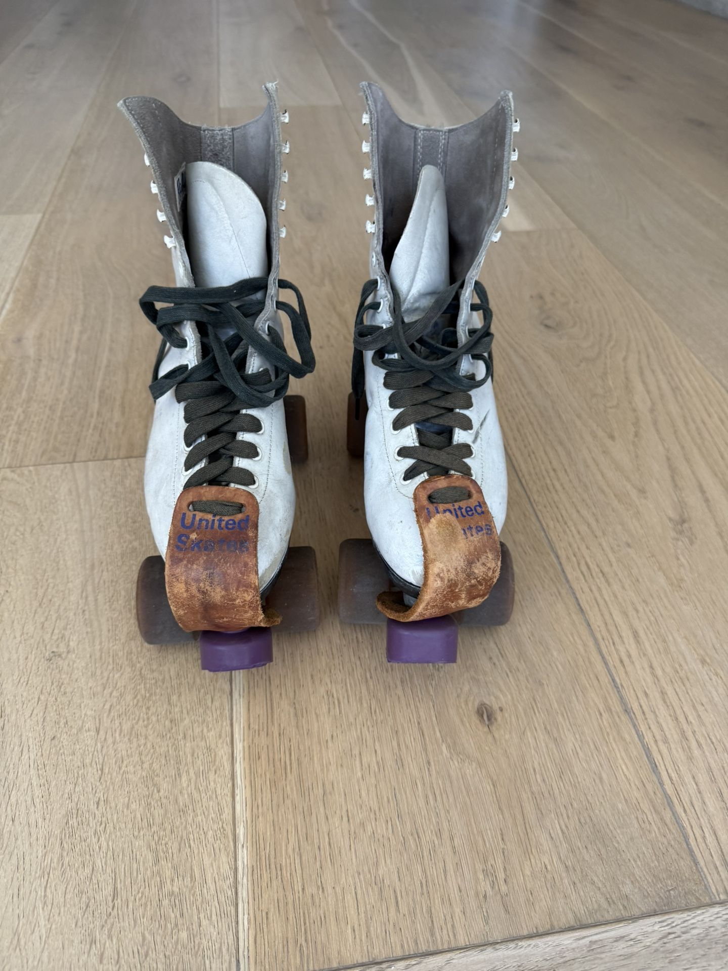 Vintage Roller skates resell size 8