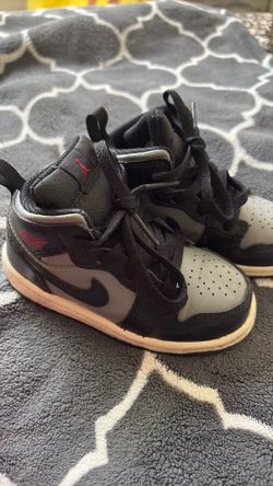 NIKE GREY SHOES