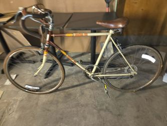 vintage 10-speed Huffy Santa Fe bicycle, likely from the 1970s