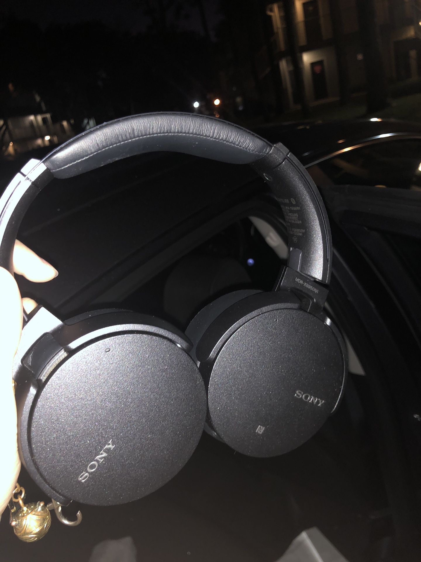 Sony 950n1 Noise Cancelling Headphones - Extra Bass