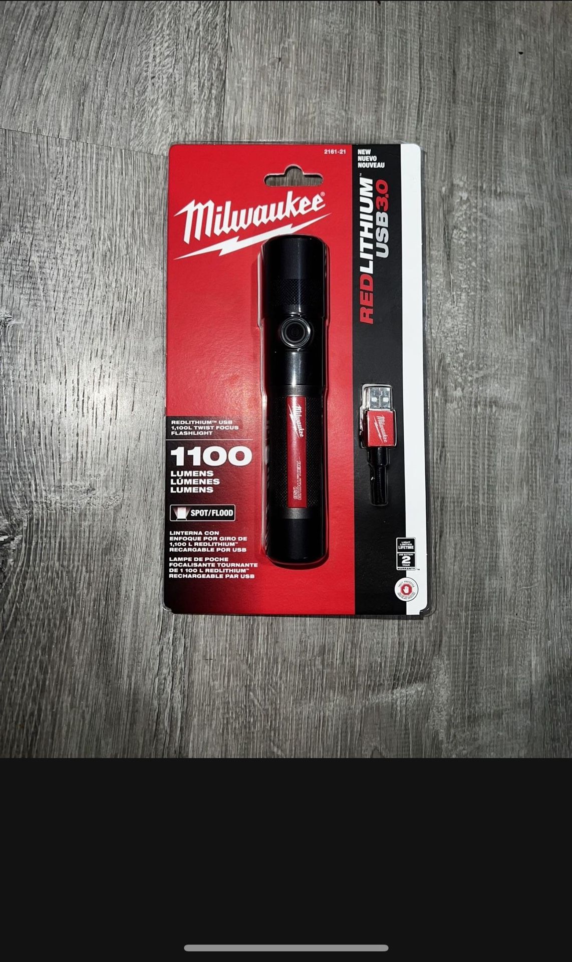New Milwaukee 1100 Lumens LED USB Rechargeable Twist Focus Flashlight $50 Each