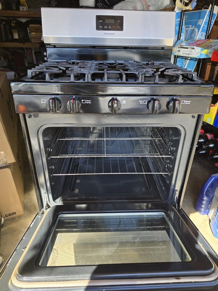 30 in. 5 Burner Freestanding Gas Range in Stainless Steel