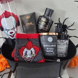 IT Theme Boo Basket, Feat Bath and Body Works, Noir
