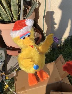 ProductWorks 18-Inch 3D Pre-Lit Sesame Street Big Bird with Ornaments Christmas Yard Decoration, 35 Lights