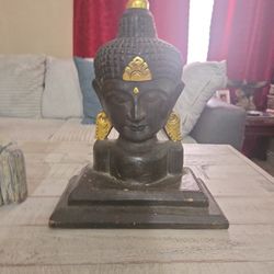 Statues 